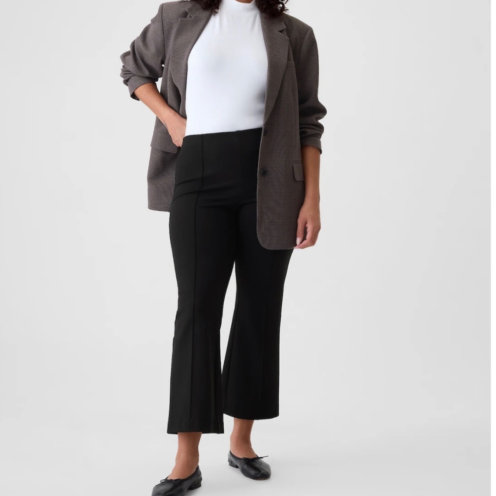 Gap High Rise Ponte Crop Kick Pants- Size 0P- Black